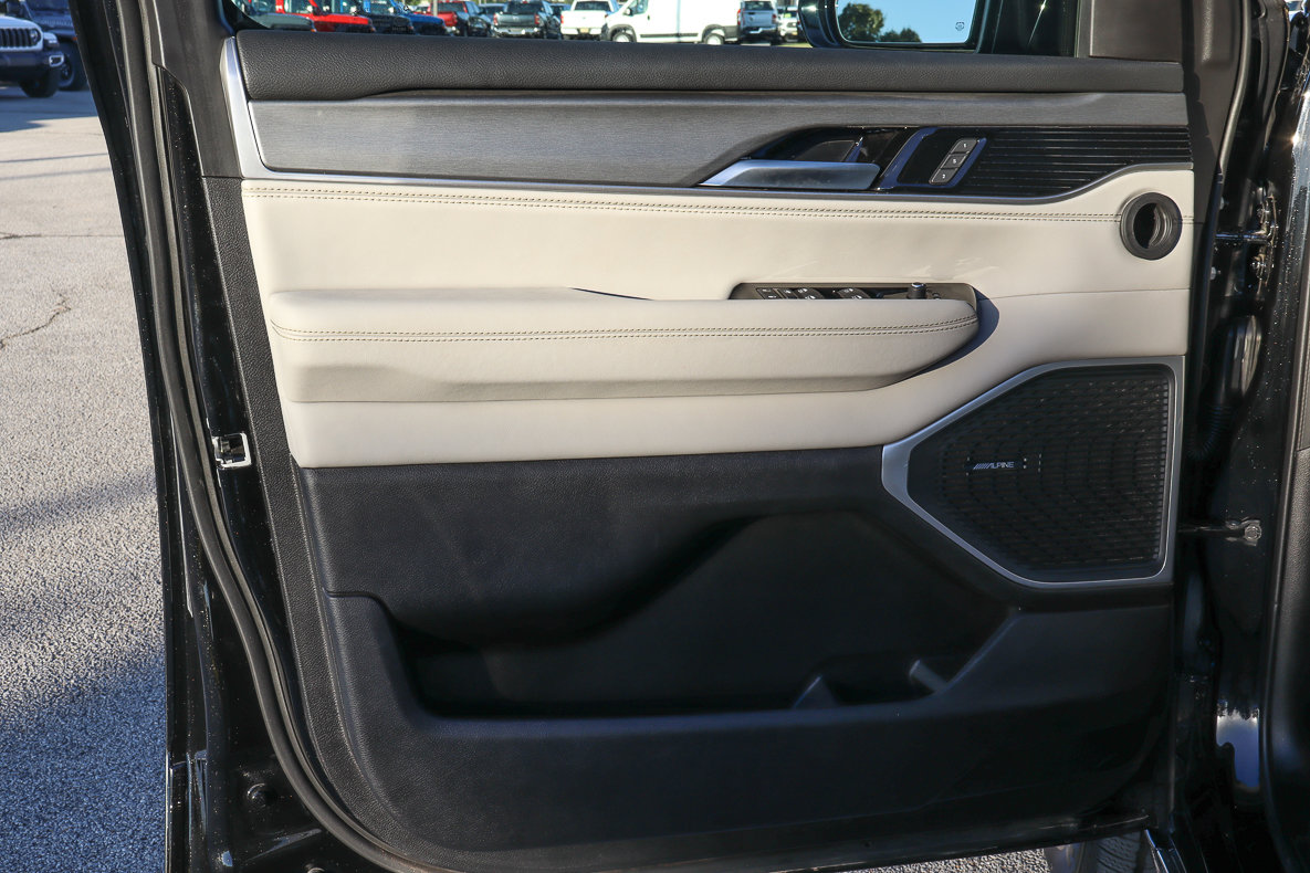 New 2025 Jeep Wagoneer w/ Premium Group I image 10