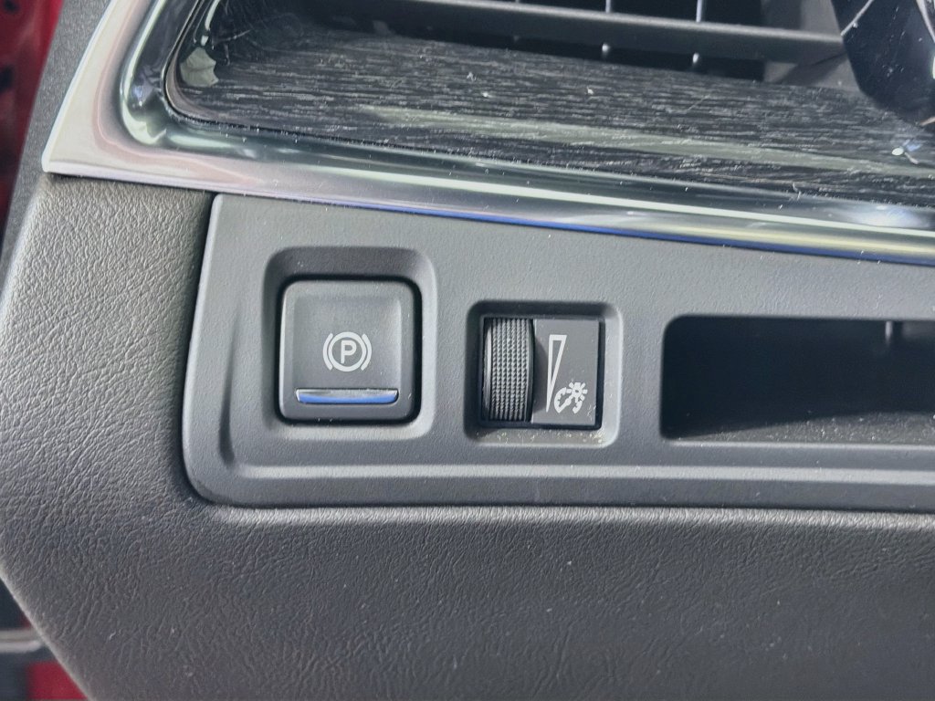 Used 2021 Cadillac XT5 Premium Luxury AWD/4WD image 12