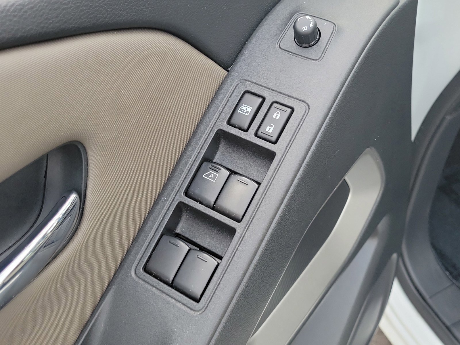 Used 2022 Nissan Frontier SV w/ Technology Package image 14