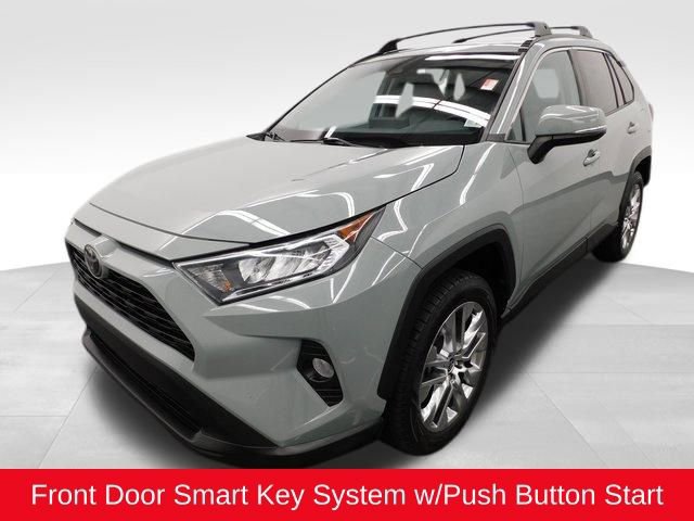 Used 2021 Toyota RAV4 XLE Premium image 4