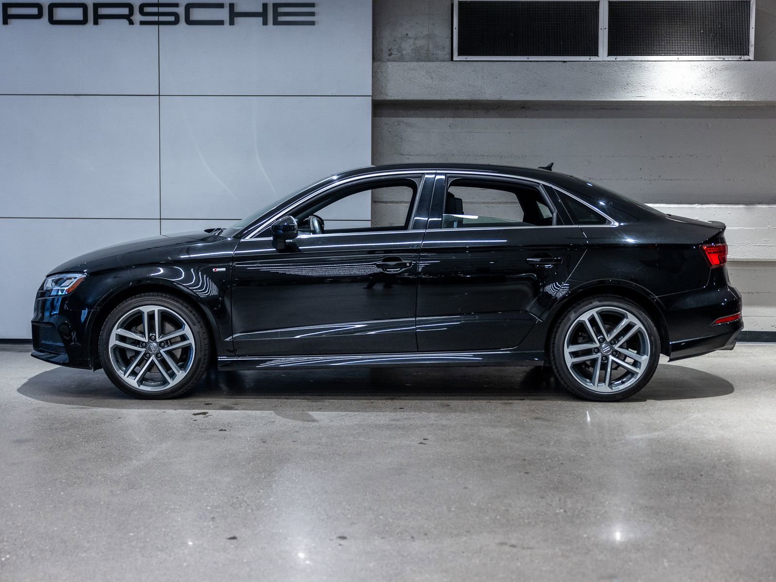 Used 2018 Audi A3 2.0T Premium Plus w/ Premium Plus Package image 2