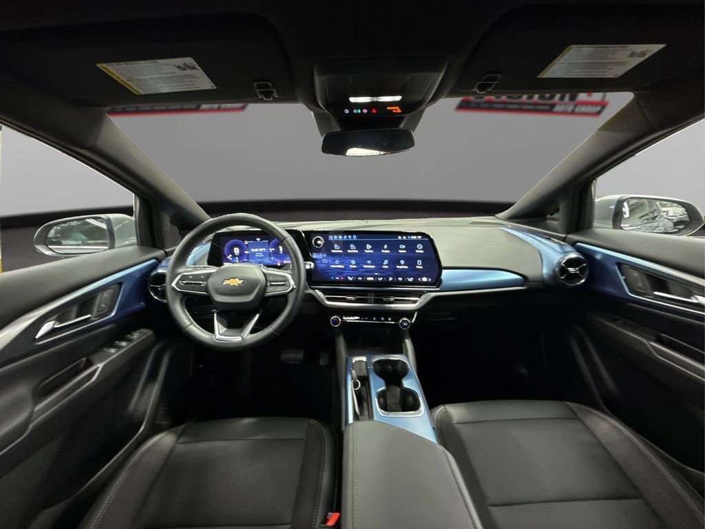 Used 2025 Chevrolet Equinox EV LT image 28
