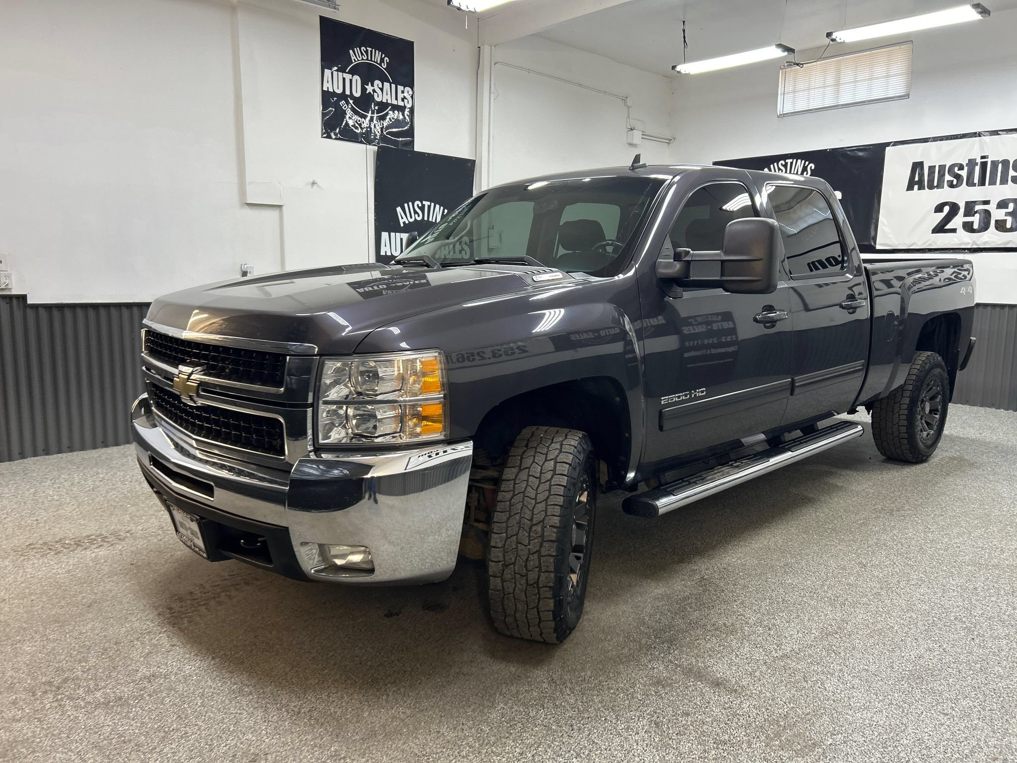 Used 2010 Chevrolet Silverado 2500 LTZ w/ Convenience Package AWD/4WD image 3