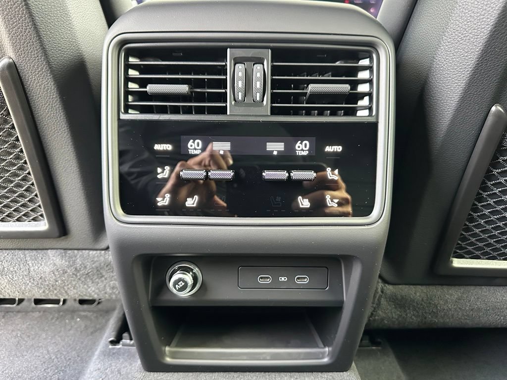 New 2026 Porsche Cayenne Coupe AWD/4WD image 44
