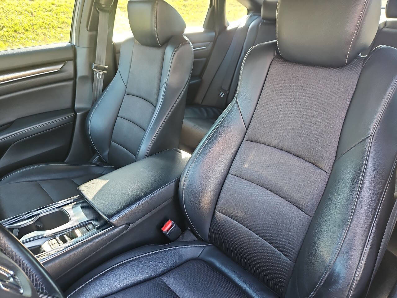 Used 2018 Honda Accord Sport image 11