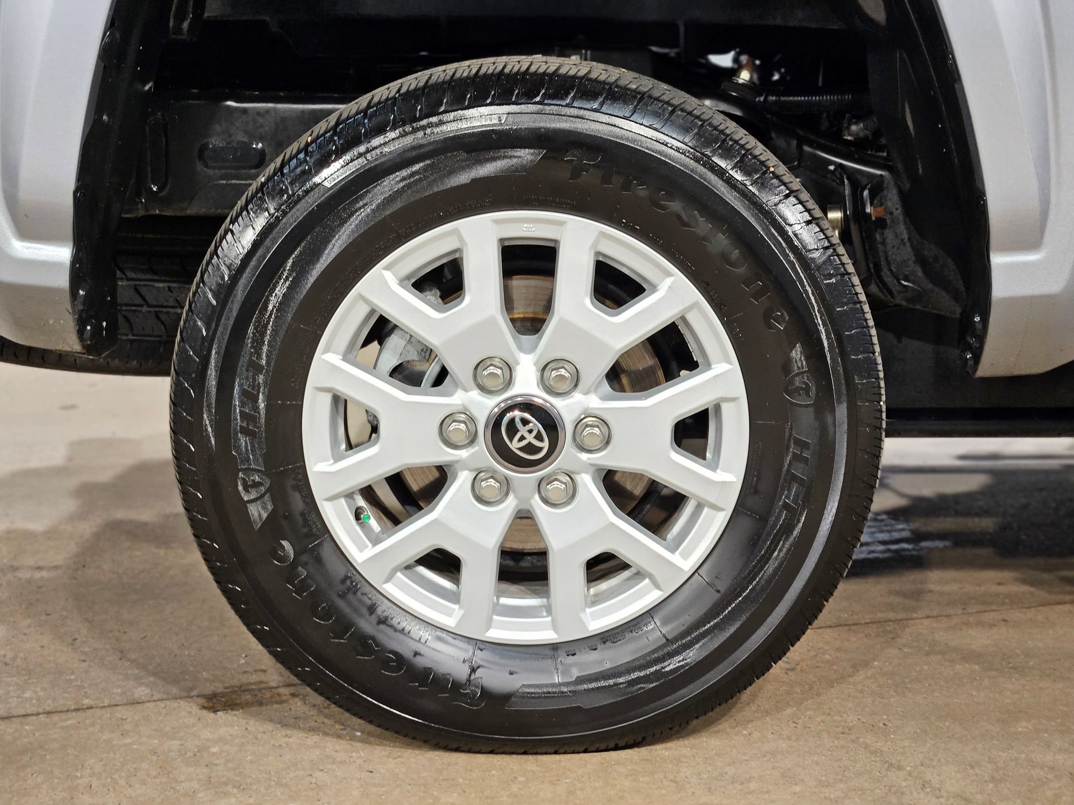 Certified 2025 Toyota Tacoma SR5 AWD/4WD image 17