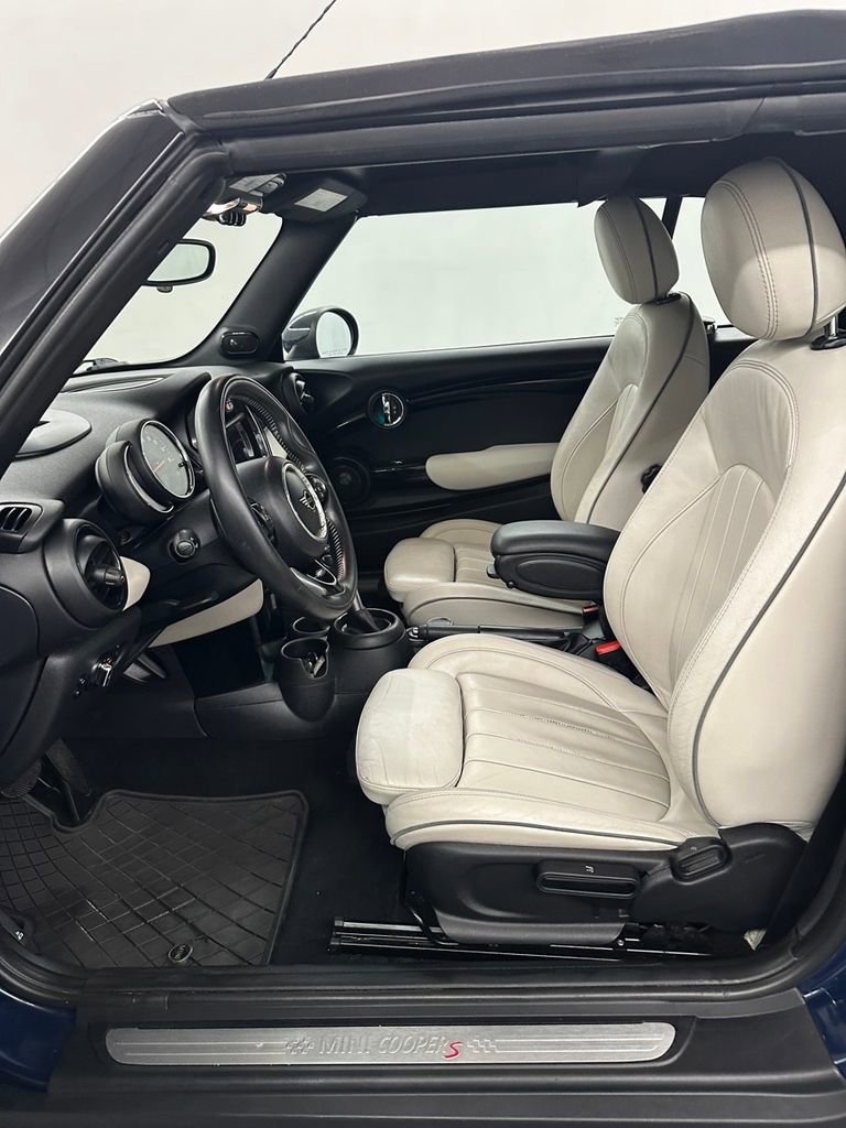 Used 2019 MINI Cooper S image 11