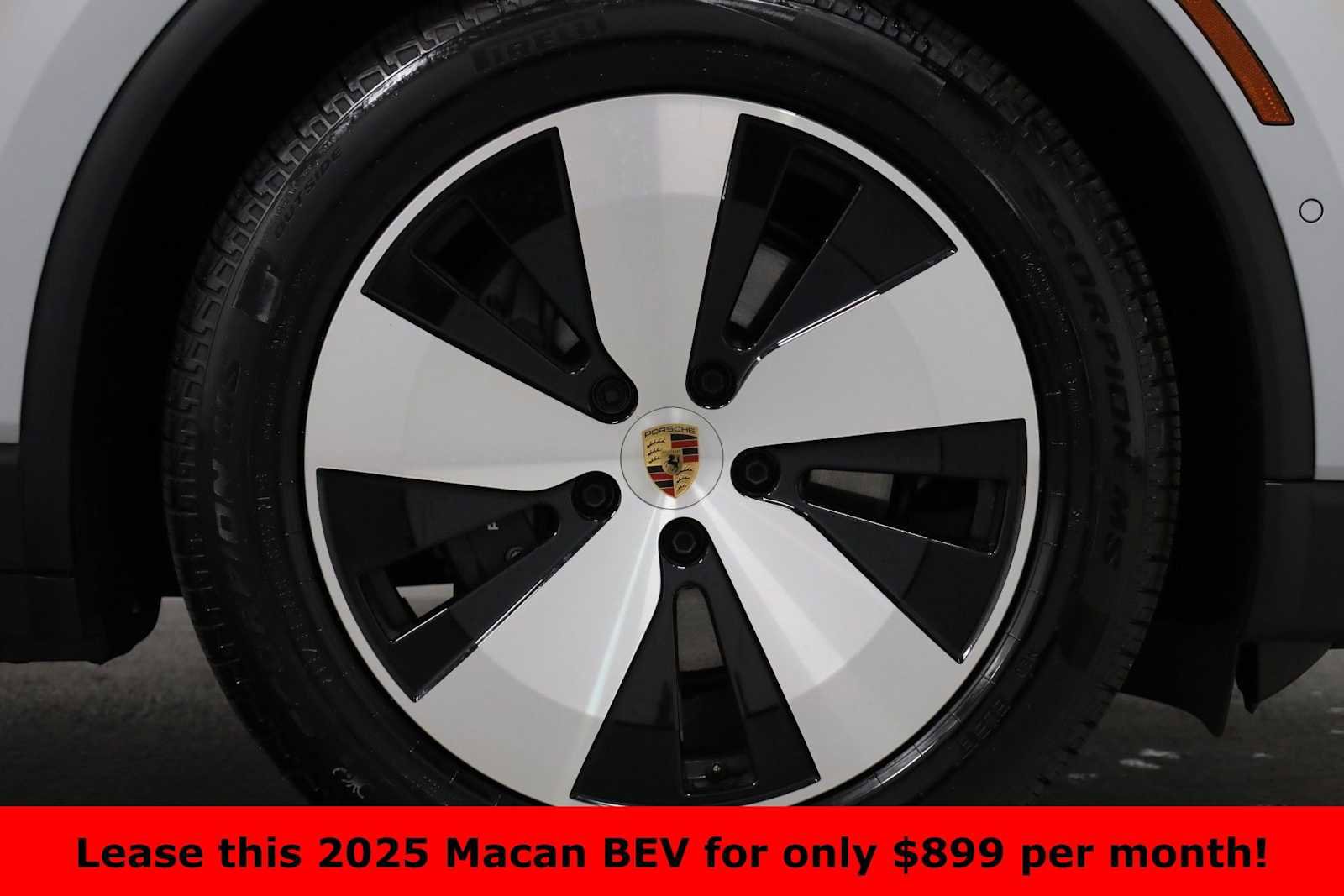 Certified 2025 Porsche Macan Electric image 12