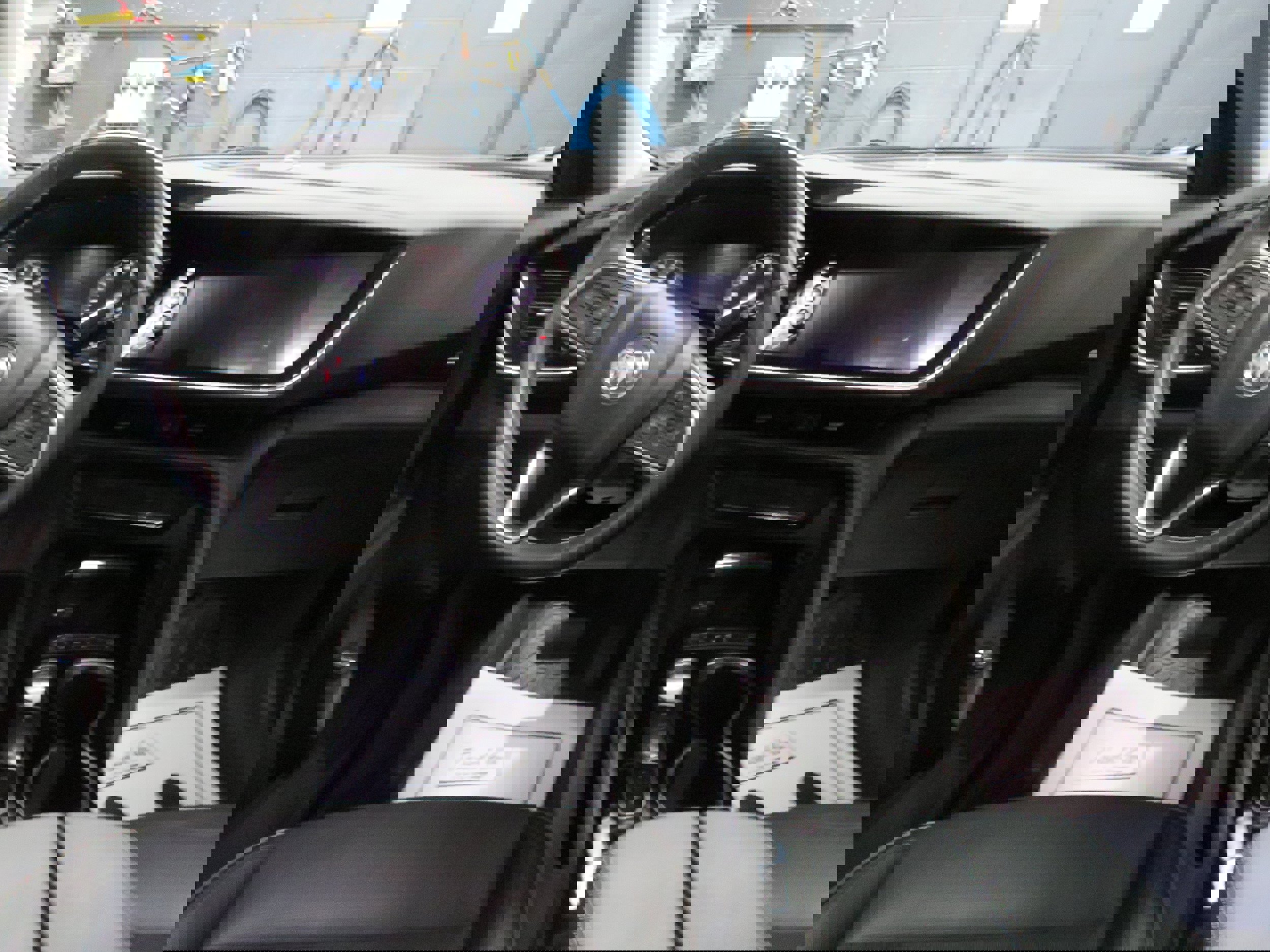 Used 2023 Buick Envision Essence image 10