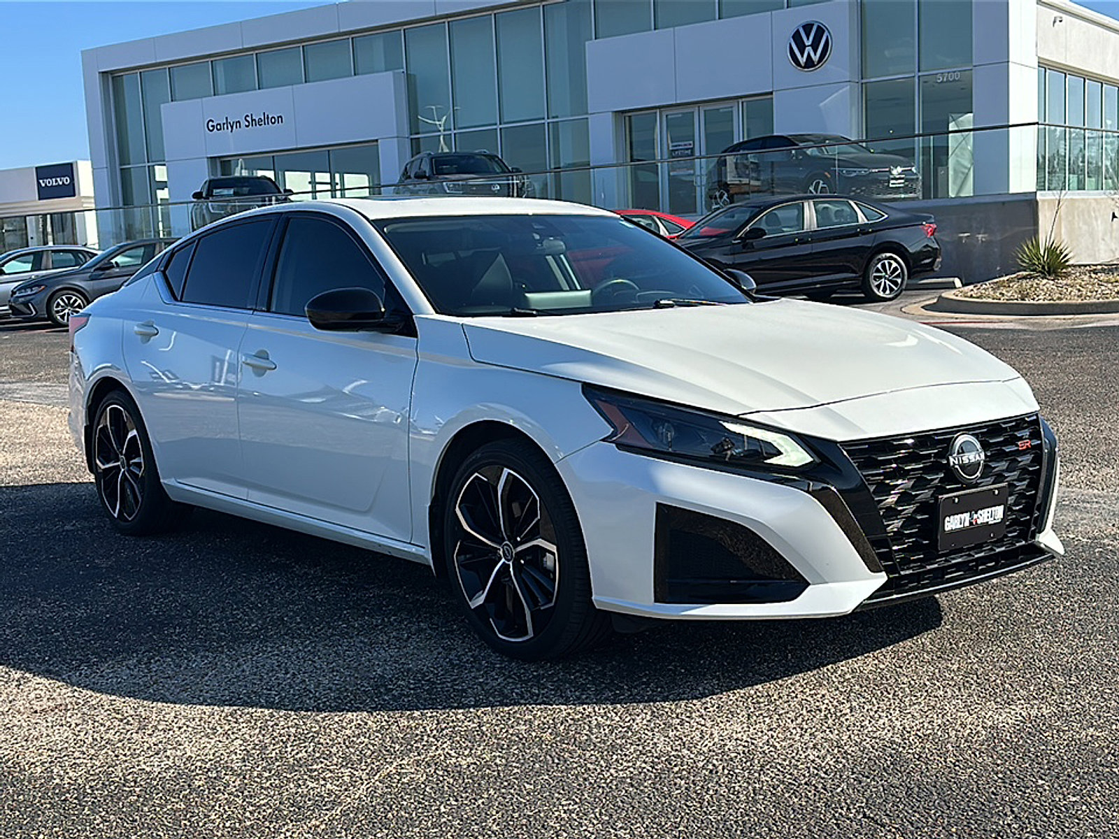 Used 2023 Nissan Altima 2.5 SR w/ SR Premium Package image 10