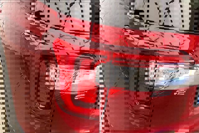 Certified 2023 GMC Acadia SLT w/ Preferred Package image 27