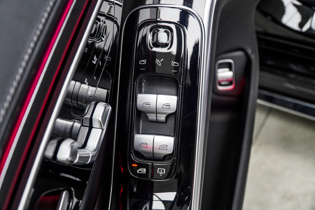 Used 2023 Mercedes-Benz S 500 4MATIC w/ AMG Line image 43
