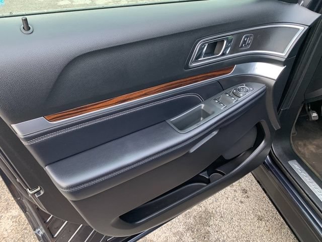 Used 2017 Ford Explorer Limited FWD image 25