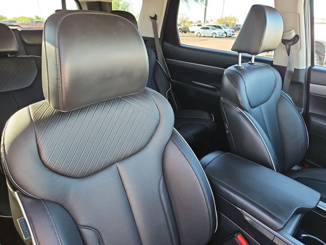 Used 2025 Hyundai Palisade SEL FWD image 14