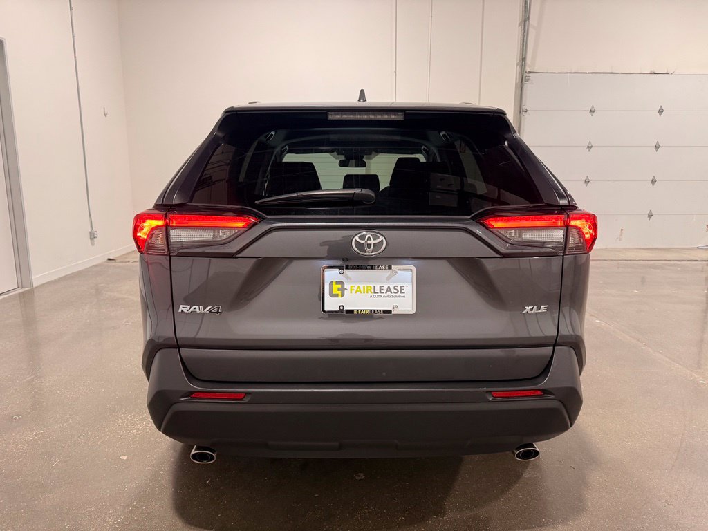 Used 2025 Toyota RAV4 XLE FWD image 6