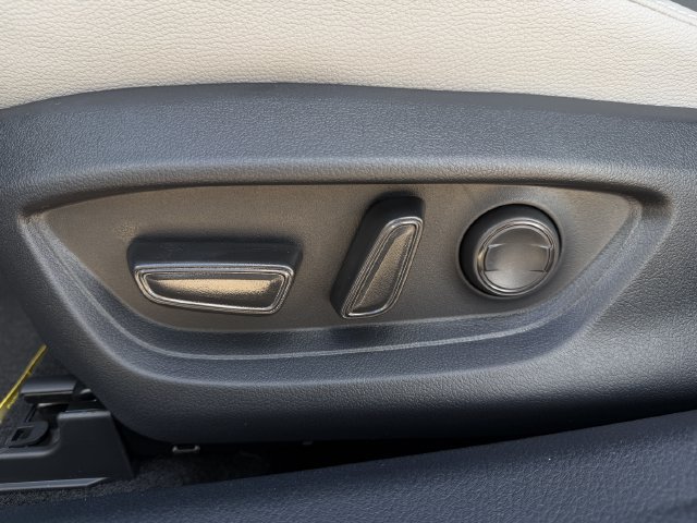 New 2026 Toyota Camry SE w/ Convenience Package FWD image 24