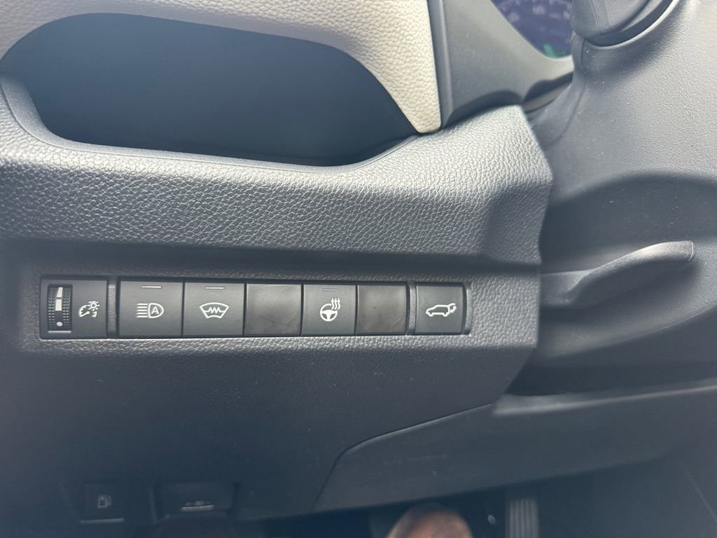 Used 2024 Toyota RAV4 XLE w/ Convenience Package image 28