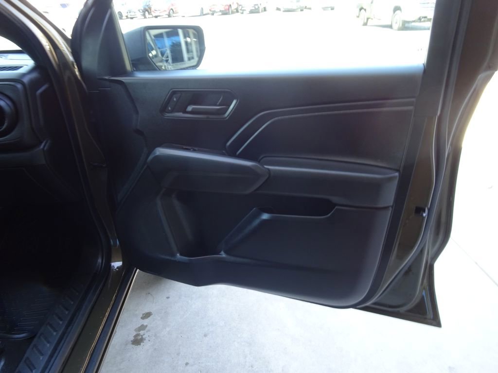 Certified 2023 Chevrolet Colorado W/T RWD image 32