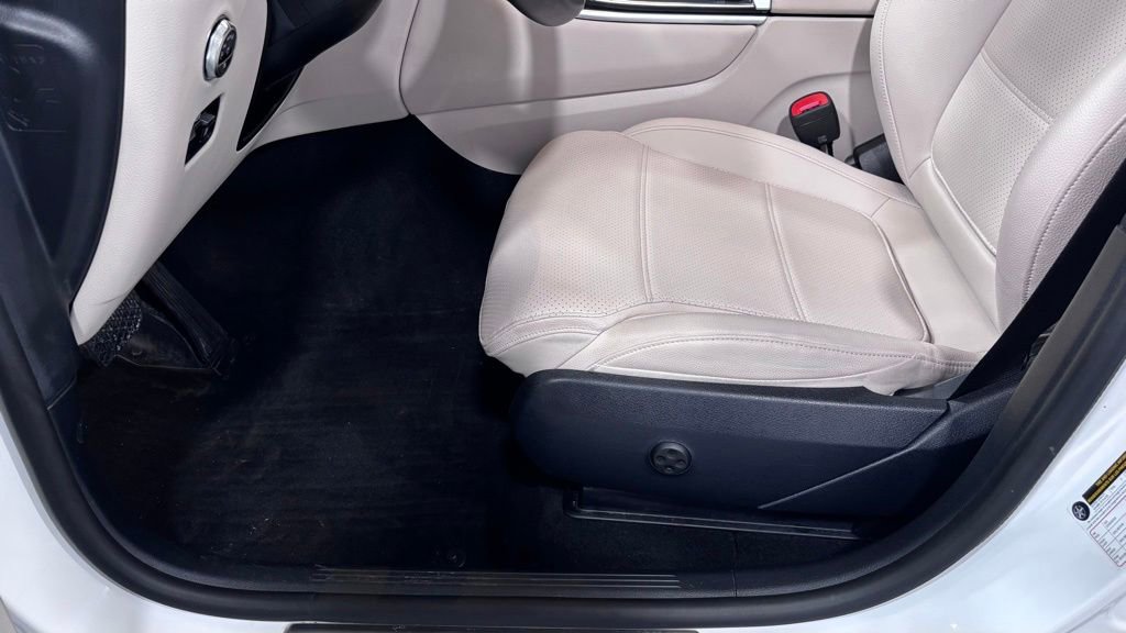 Certified 2023 Mercedes-Benz GLC 300 4MATIC image 11
