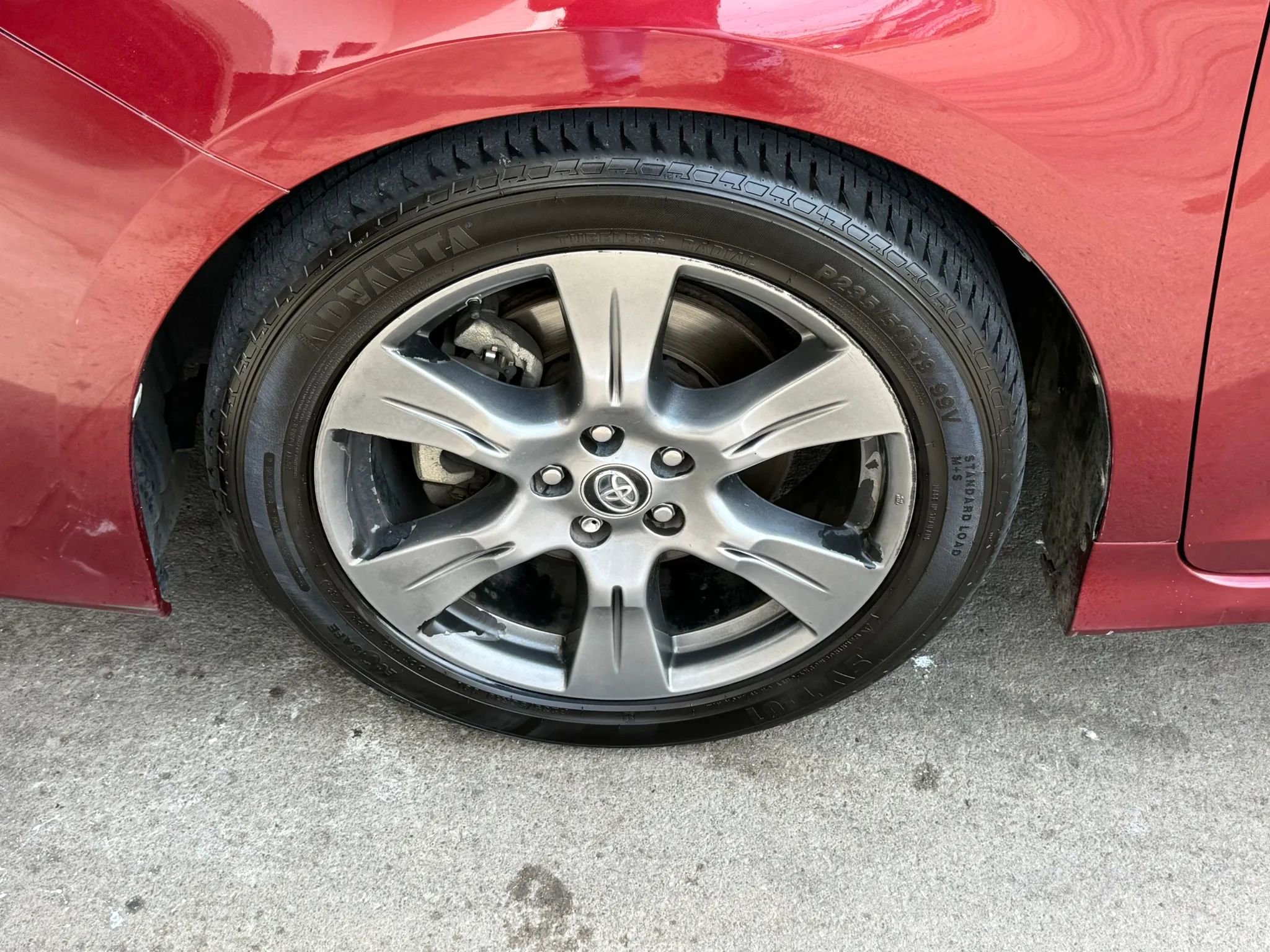 Used 2018 Toyota Sienna SE FWD image 47