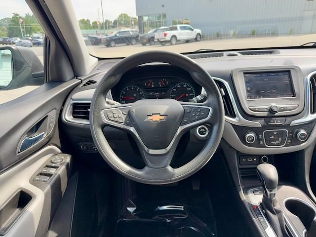 Used 2022 Chevrolet Equinox LS AWD/4WD image 16