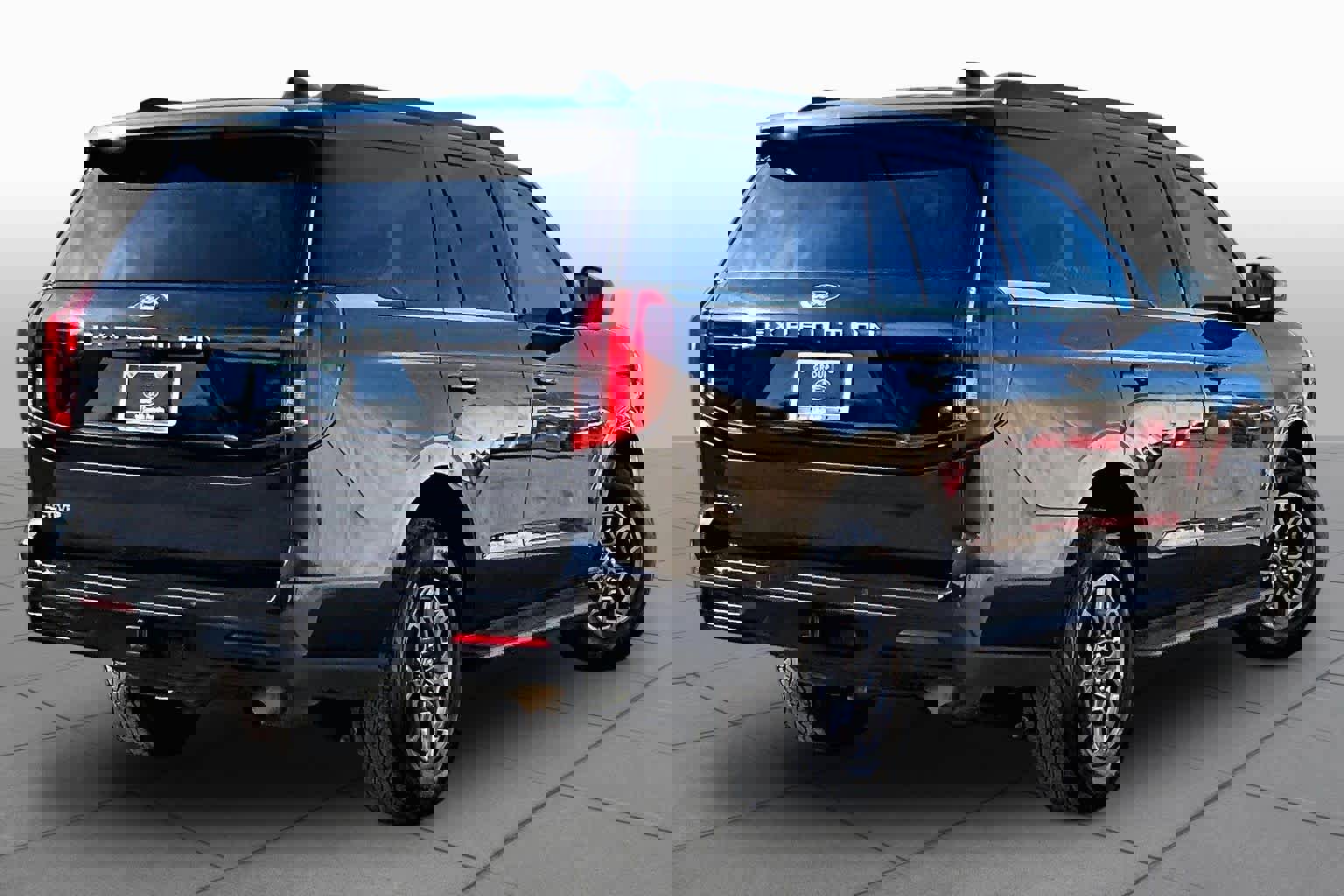 Used 2025 Ford Expedition Active image 13