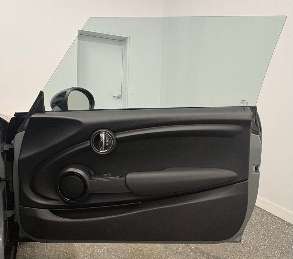 Used 2017 MINI Cooper 2-Door Hardtop image 39