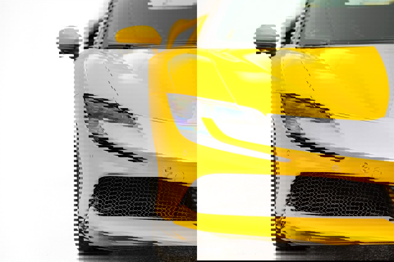 Used 2023 Ferrari SF90 Spider image 11