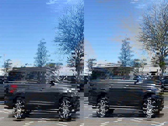 Used 2023 Ford Expedition Max Limited image 3