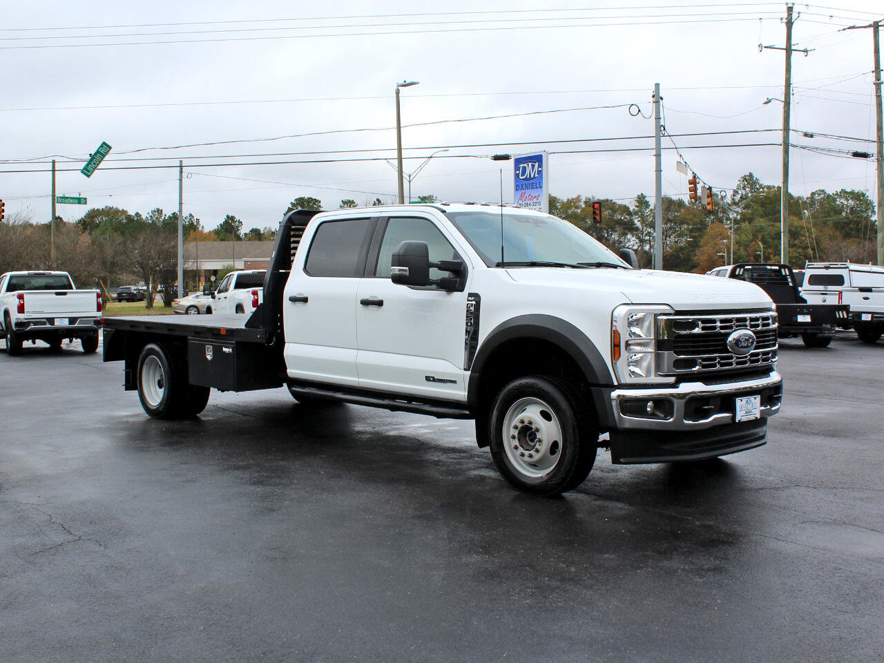 Used 2024 Ford F550 4x4 Crew Cab Super Duty w/ XLT Value Package image 8