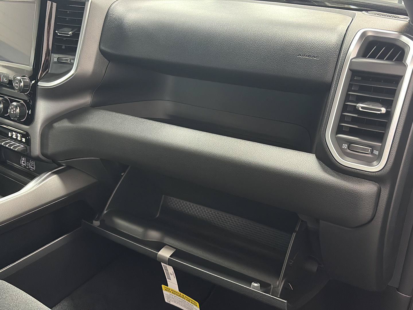 New 2026 RAM 1500 Express AWD/4WD image 26