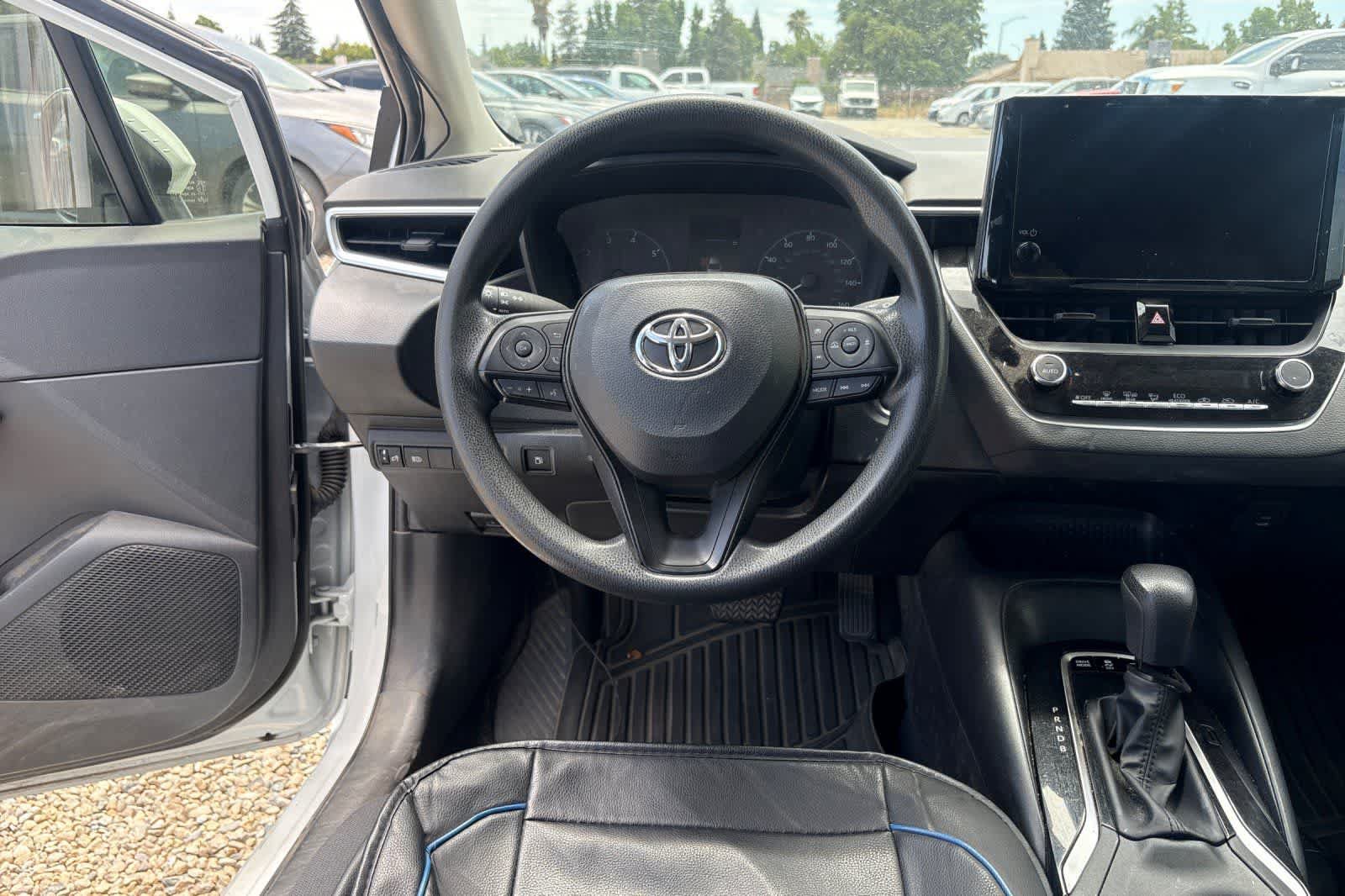 Used 2023 Toyota Corolla LE w/ LE Convenience Package FWD image 16