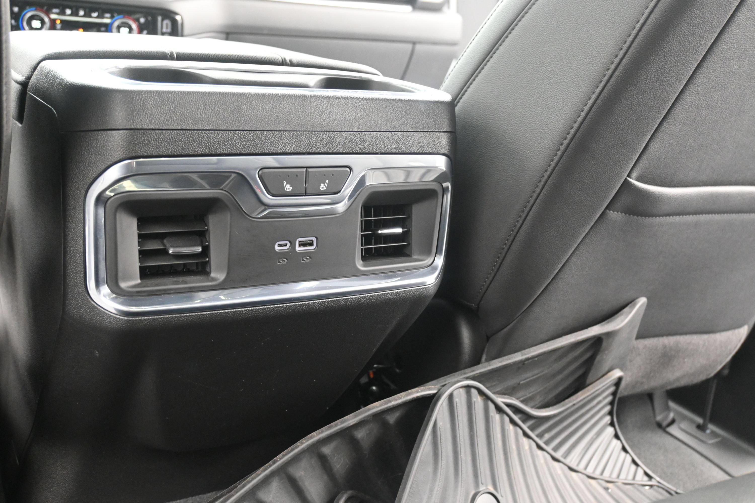 Used 2024 Chevrolet Silverado 2500 LTZ w/ LTZ Plus Package AWD/4WD image 36