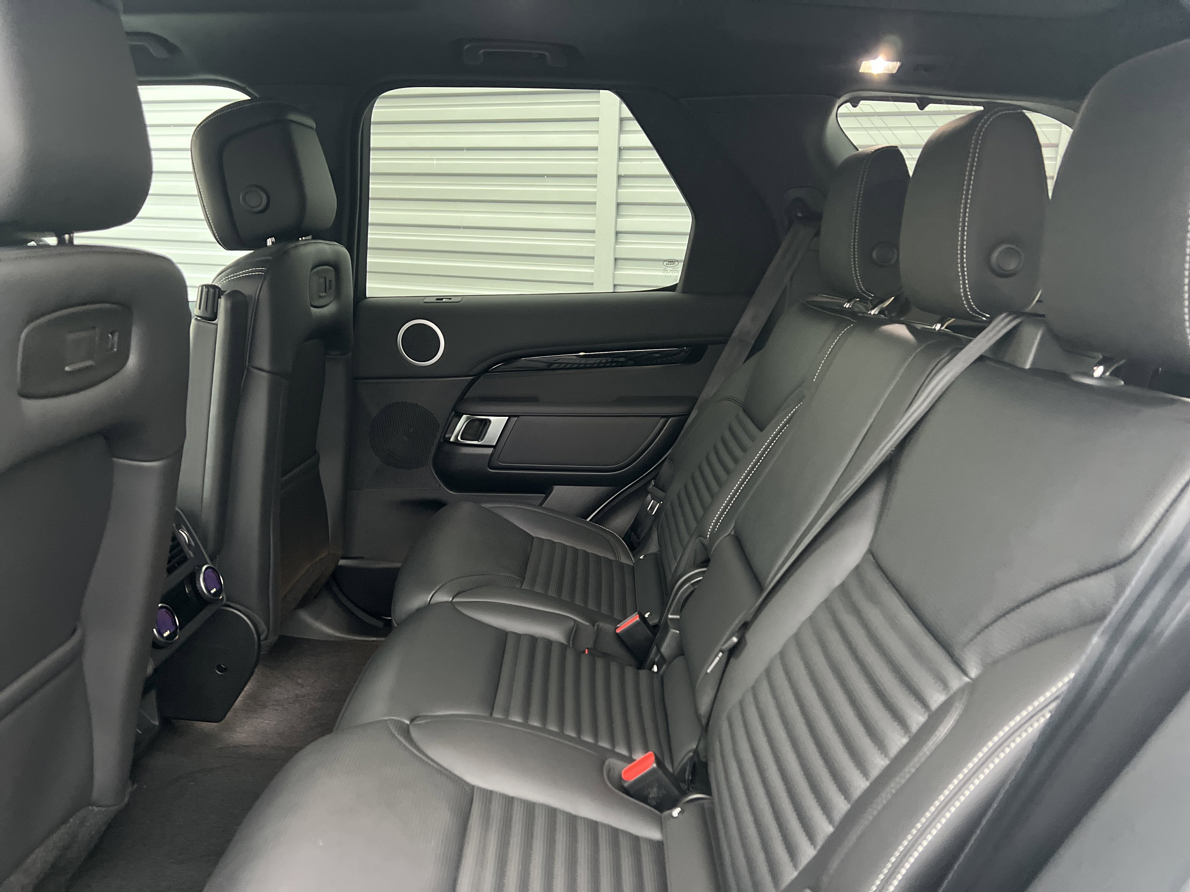 New 2026 Land Rover Discovery S image 8