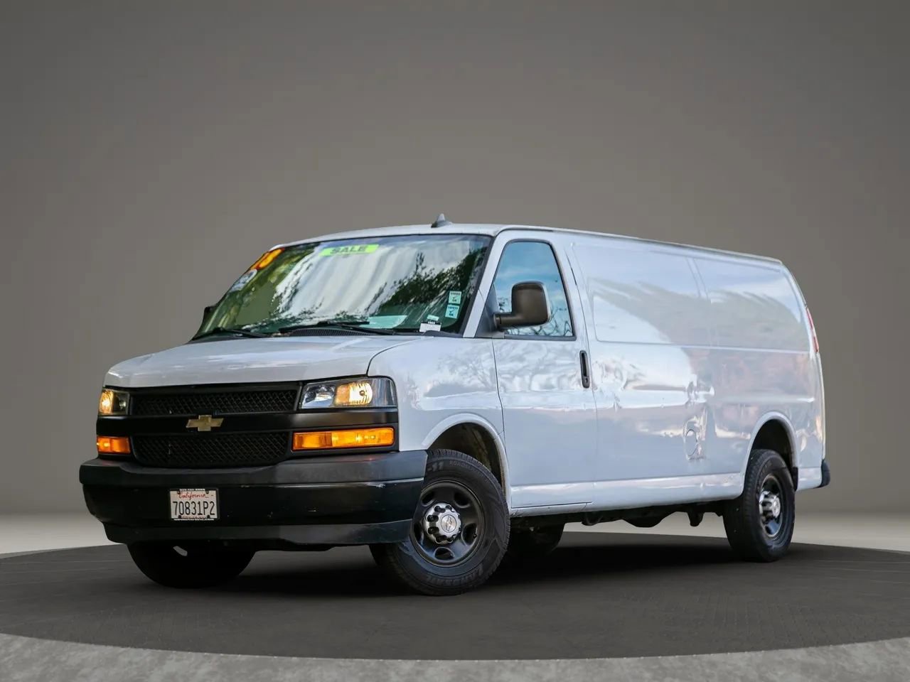Used 2018 Chevrolet Express 2500 Extended Van 3D