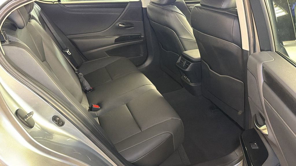 Certified 2025 Lexus ES 350 w/ Premium Package image 13