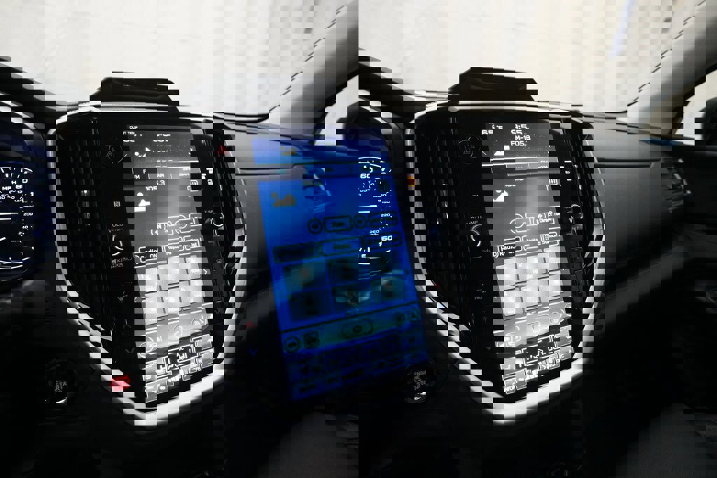 Certified 2024 Subaru Ascent Limited w/ Technology Package image 6