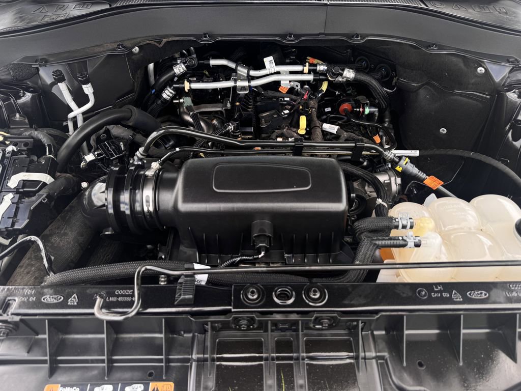 Used 2022 Ford Explorer XLT w/ Equipment Group 202A image 28