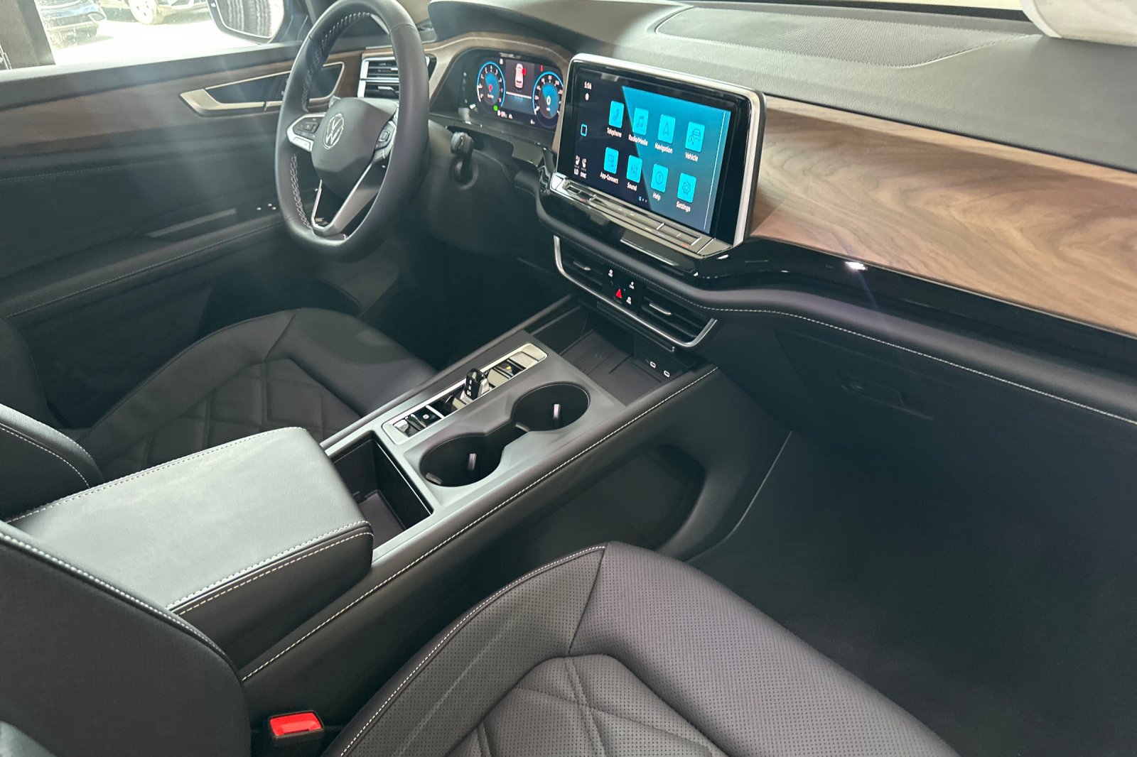 New 2026 Volkswagen Atlas SE FWD image 17