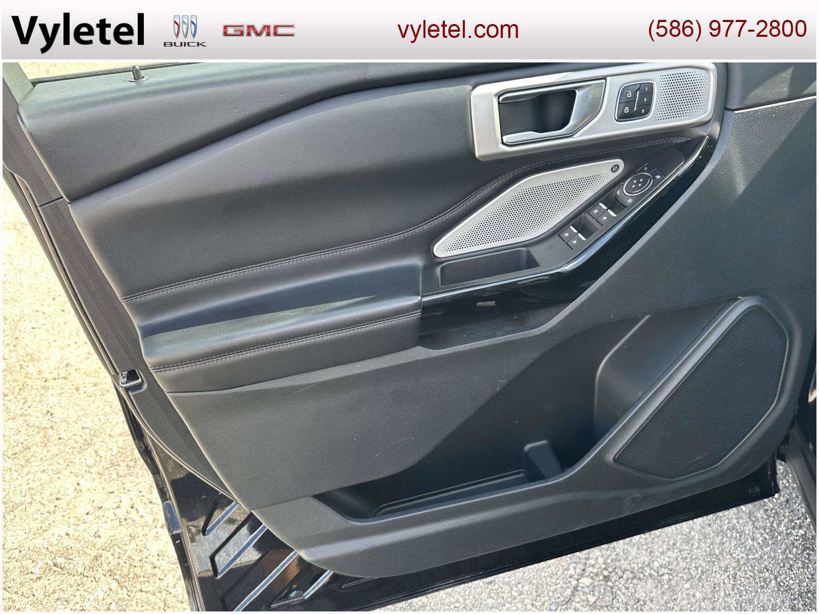 Used 2021 Ford Explorer Platinum w/ Equipment Group 601A image 17
