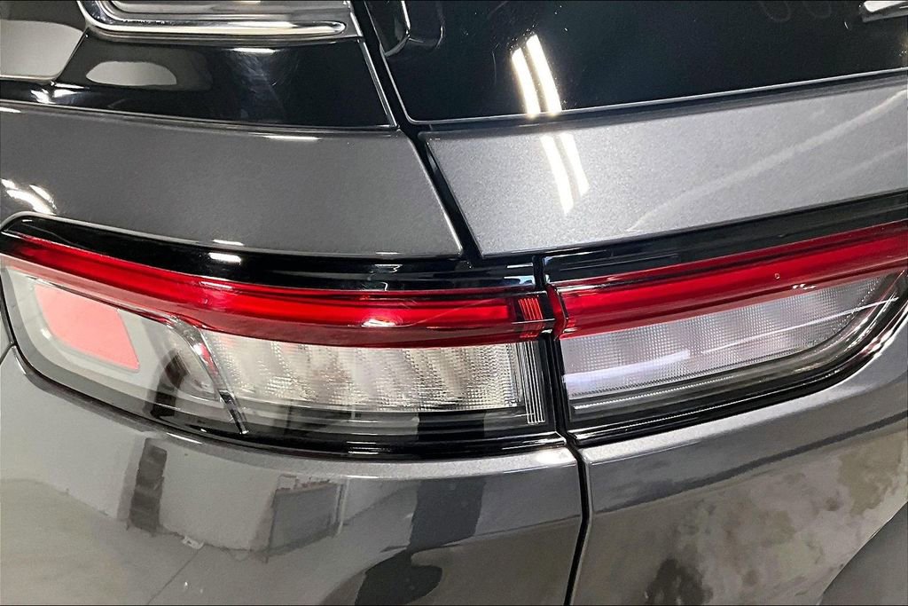 Used 2024 Jeep Grand Cherokee Laredo w/ Trailer Tow Package image 39