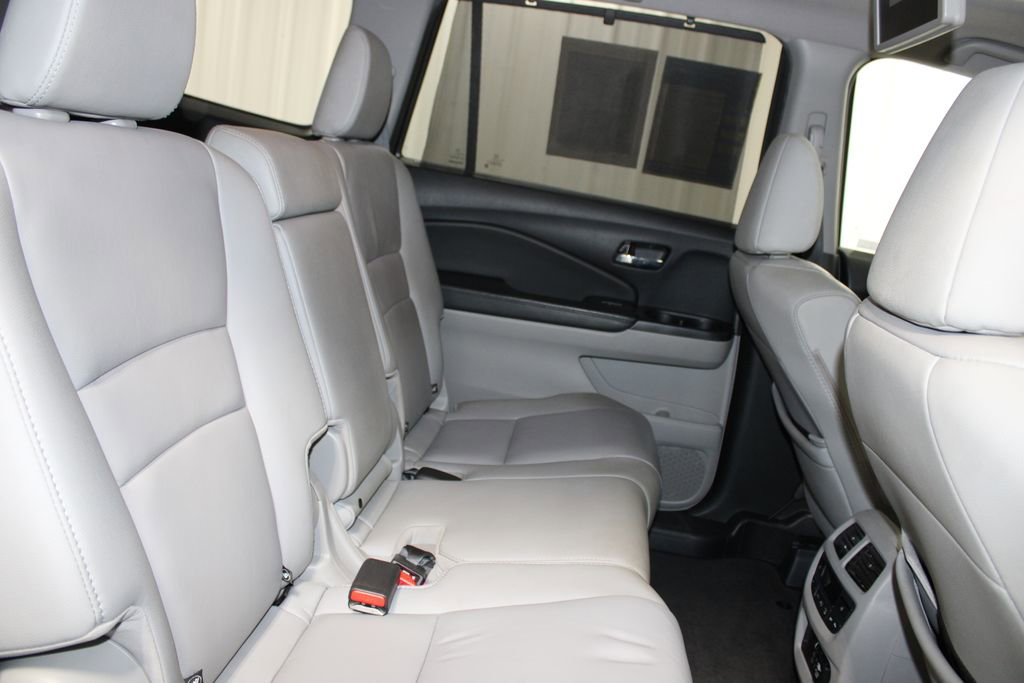 Used 2020 Honda Pilot Touring image 31