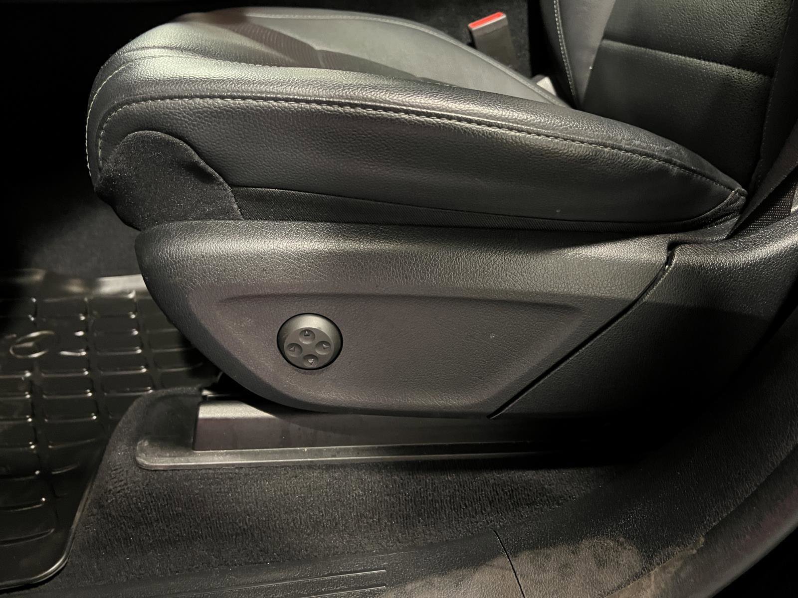 Used 2022 Mercedes-Benz GLE 350 4MATIC image 25