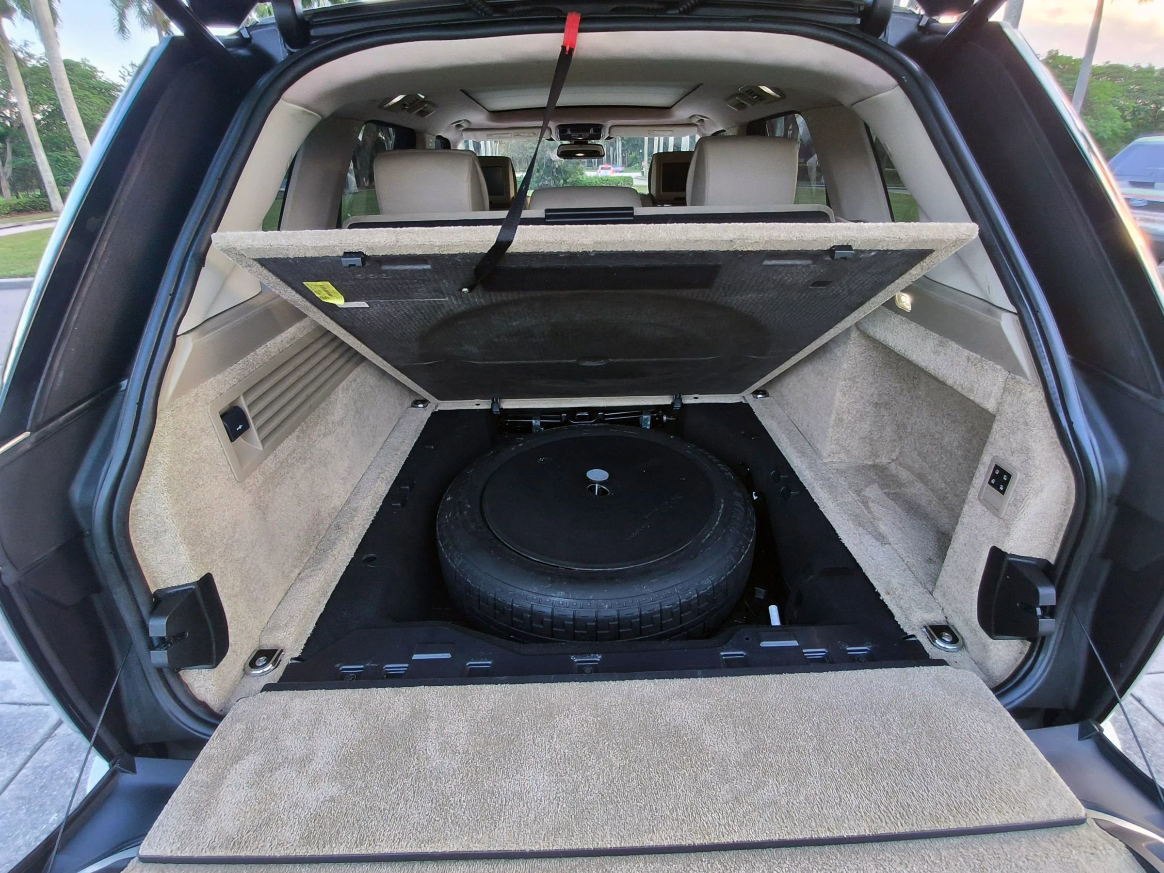 Used 2015 Land Rover Range Rover HSE image 56