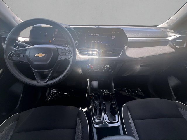 Used 2024 Chevrolet TrailBlazer LT FWD image 16