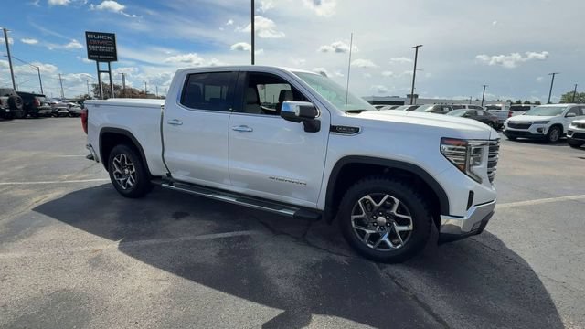 Used 2023 GMC Sierra 1500 SLT w/ SLT Convenience Package AWD/4WD image 2