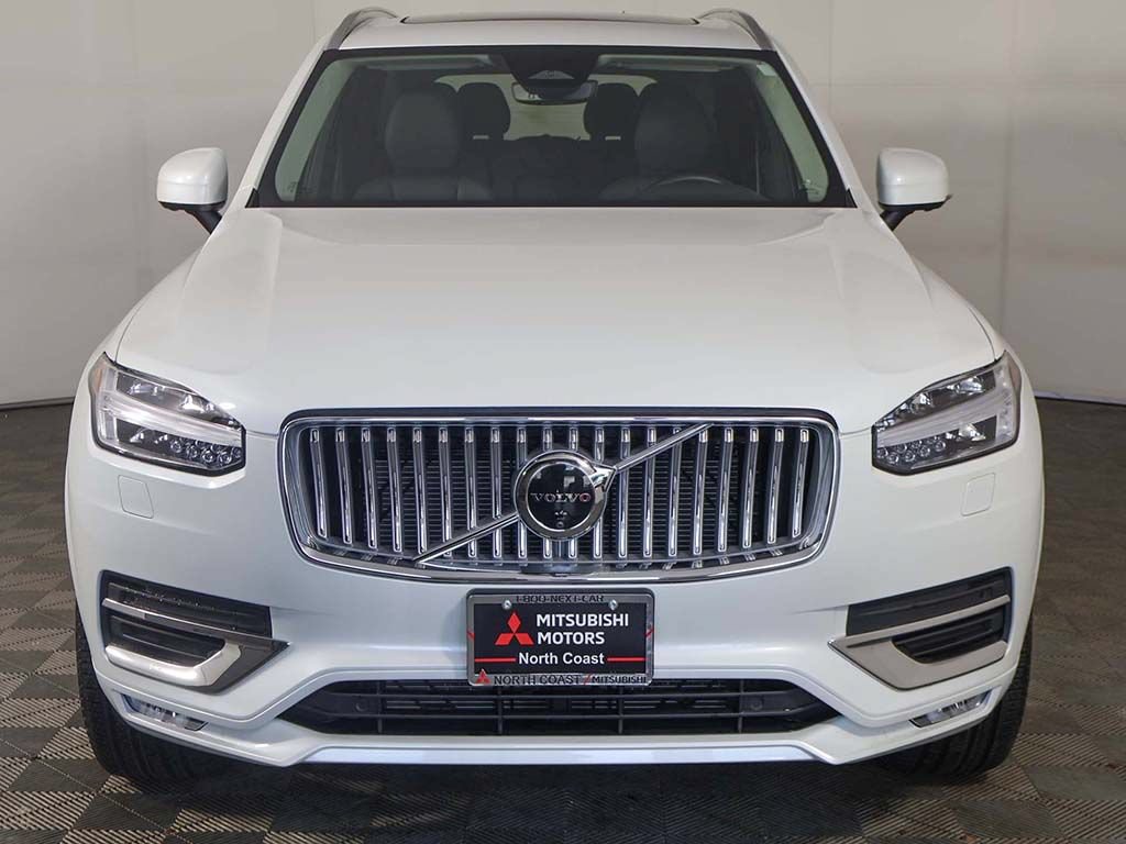 Used 2025 Volvo XC90 B5 Plus AWD/4WD image 15