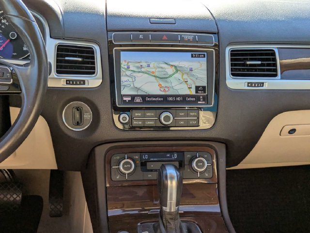 Used 2015 Volkswagen Touareg Sport AWD/4WD image 19