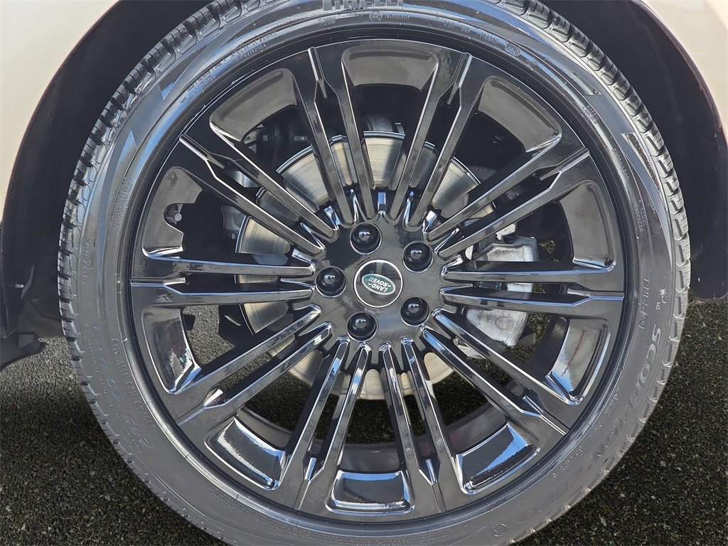 Certified 2024 Land Rover Range Rover Long Wheelbase SE image 36