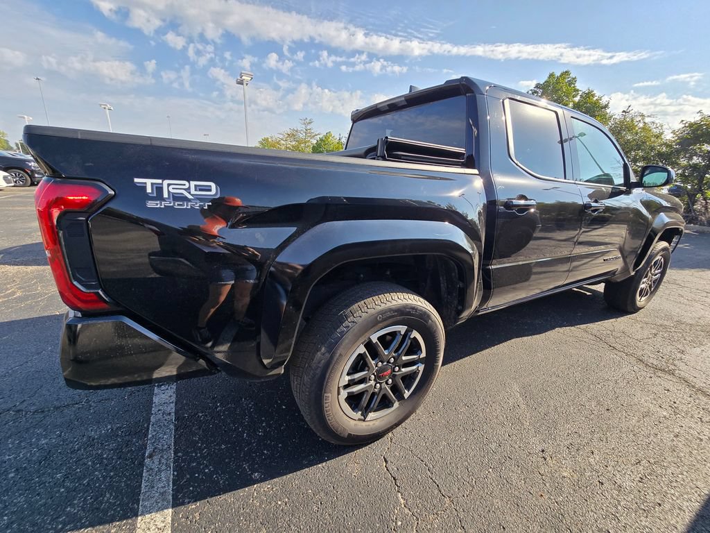 Used 2025 Toyota Tacoma TRD Sport AWD/4WD image 9